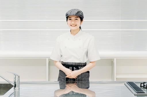 【東京都品川区】ホテルでの調理業務の求人（契約社員）
